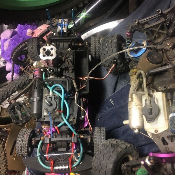 Rc cars for sale. Not running. No controls just the cars. Good for parts - Picture 2 of 5